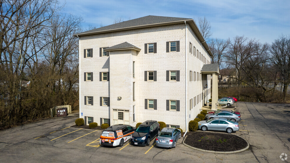 5701 N High St, Worthington, OH for lease - Building Photo - Image 3 of 9