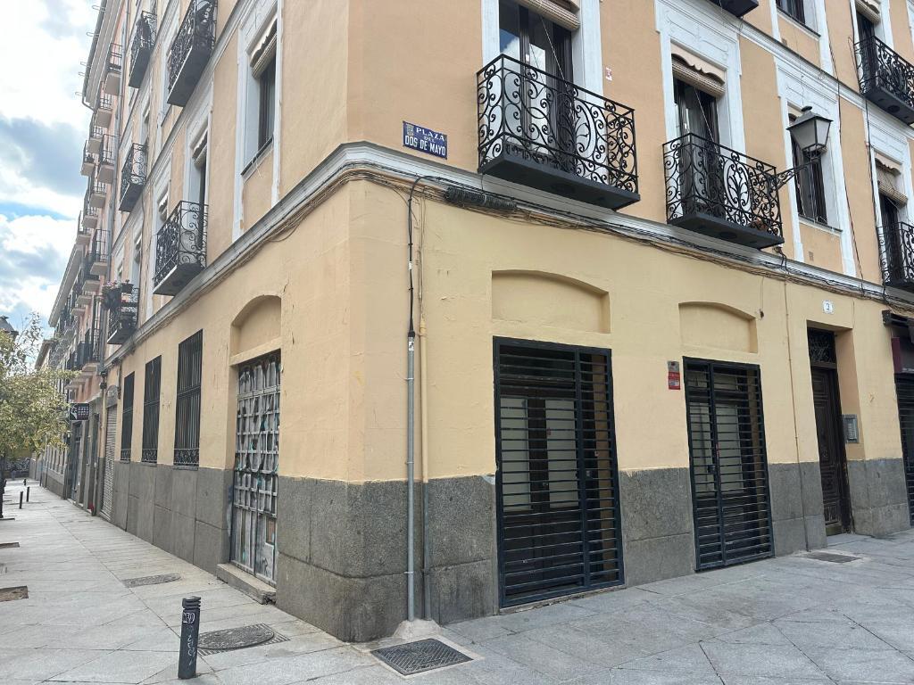 Plaza del Dos de Mayo, 5, Madrid, Madrid for lease Building Photo- Image 1 of 6