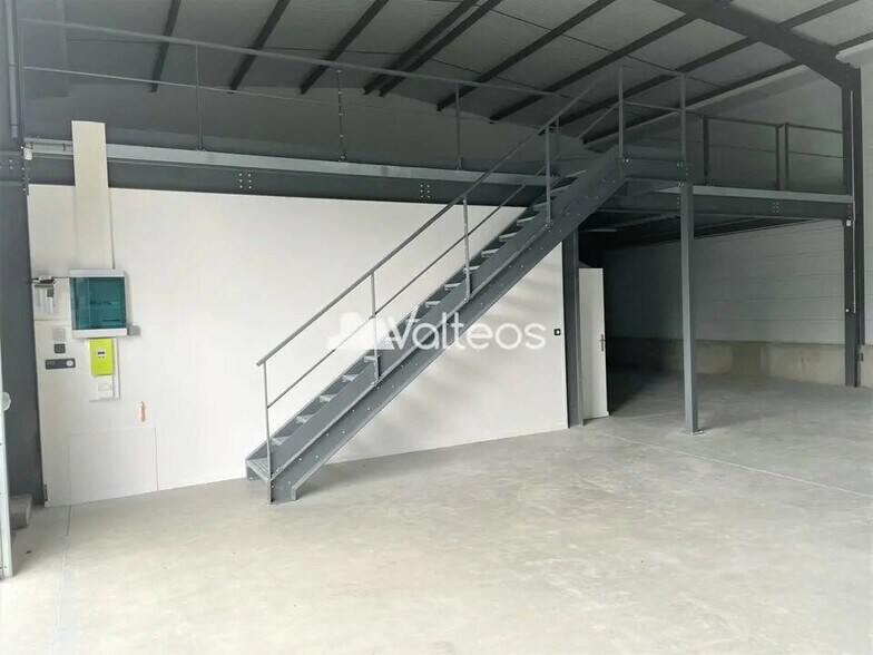 14 Rue De La Plaine, Verfeil for lease - Interior Photo - Image 2 of 9