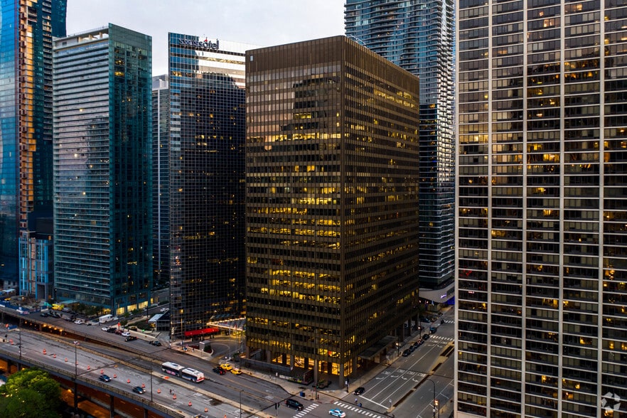 303 E Wacker Dr, Chicago, IL for lease - Building Photo - Image 2 of 2