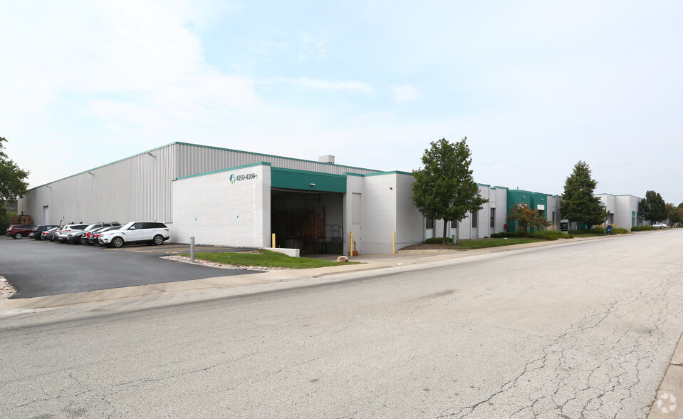 4250-4306 United Pky, Schiller Park, IL for lease - Primary Photo - Image 1 of 4