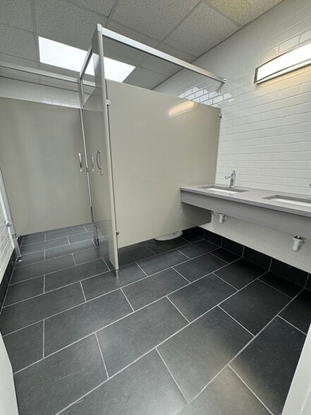 24 Belden Ave, Norwalk, CT for lease - Interior Photo - Image 3 of 27