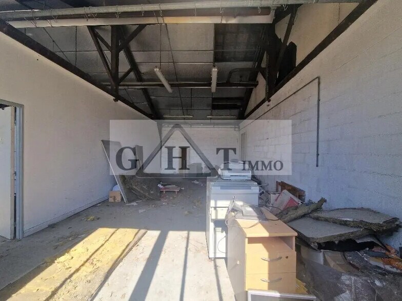 Industrial in Éragny for sale - Building Photo - Image 3 of 10