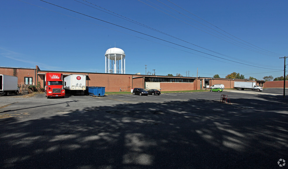 1230-1236 Industrial Ave, Gastonia, NC for lease - Primary Photo - Image 1 of 17