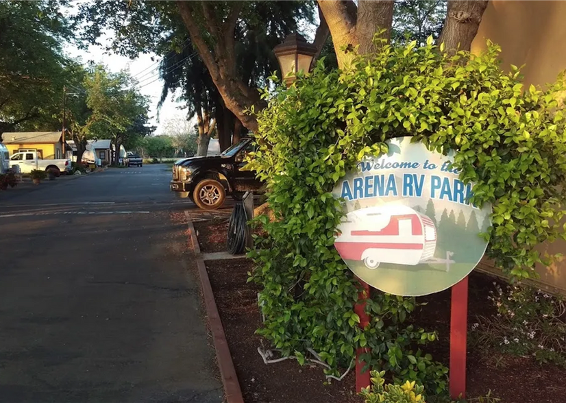 203 S Chowchilla Blvd, Chowchilla, CA for sale - Building Photo - Image 1 of 8