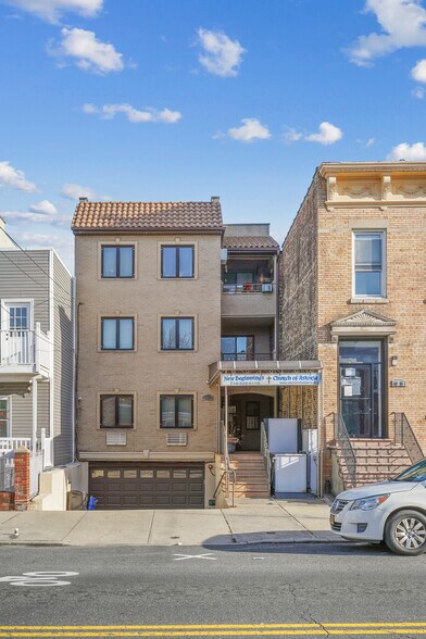 4011 23rd Ave, Astoria, NY for sale - Building Photo - Image 1 of 1