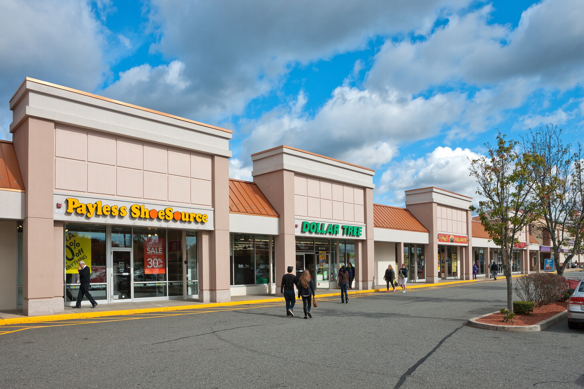 1925 Pawtucket Ave, East Providence, RI 02914 Wampanoag Plaza