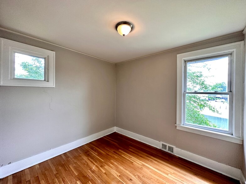 14028 Faircrest St, Detroit, MI for sale - Interior Photo - Image 3 of 23