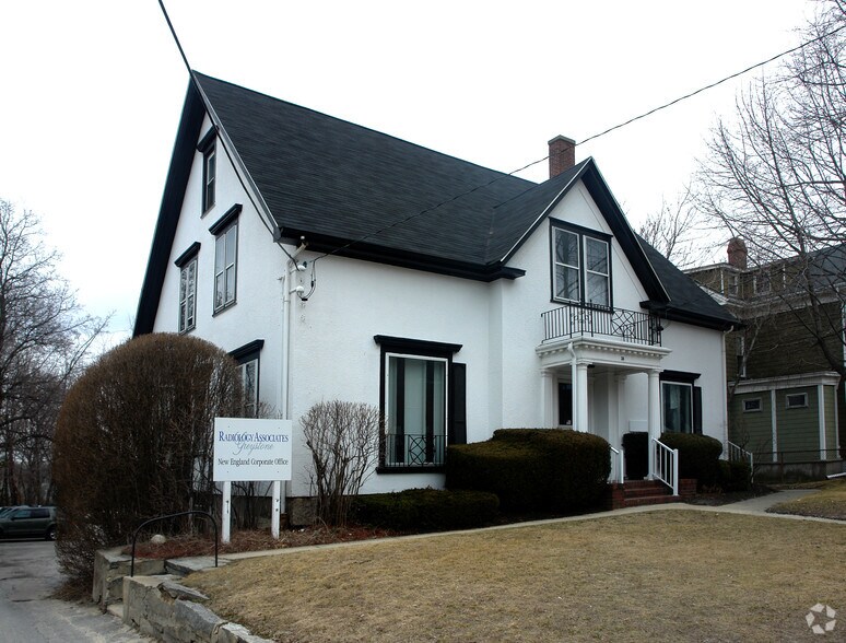38 Hamlet Ave, Woonsocket, RI for sale - Primary Photo - Image 1 of 1