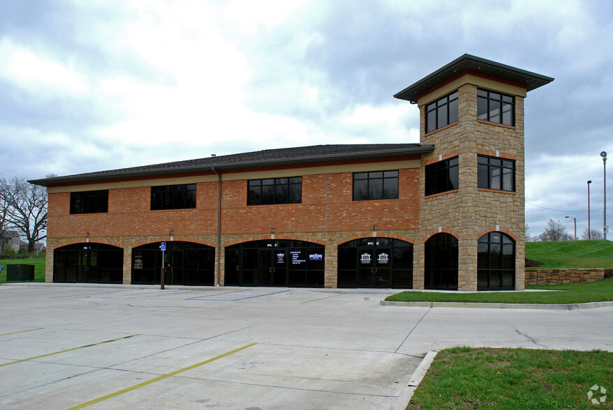 2415 Carter Ln, Columbia, MO for sale - Building Photo - Image 1 of 1