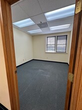 1020 Cedar Ave, St Charles, IL for lease Interior Photo- Image 1 of 11