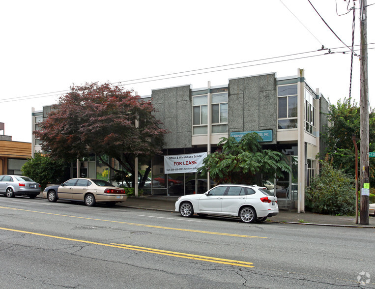 2633 Eastlake Ave E, Seattle, WA for lease - Building Photo - Image 2 of 9