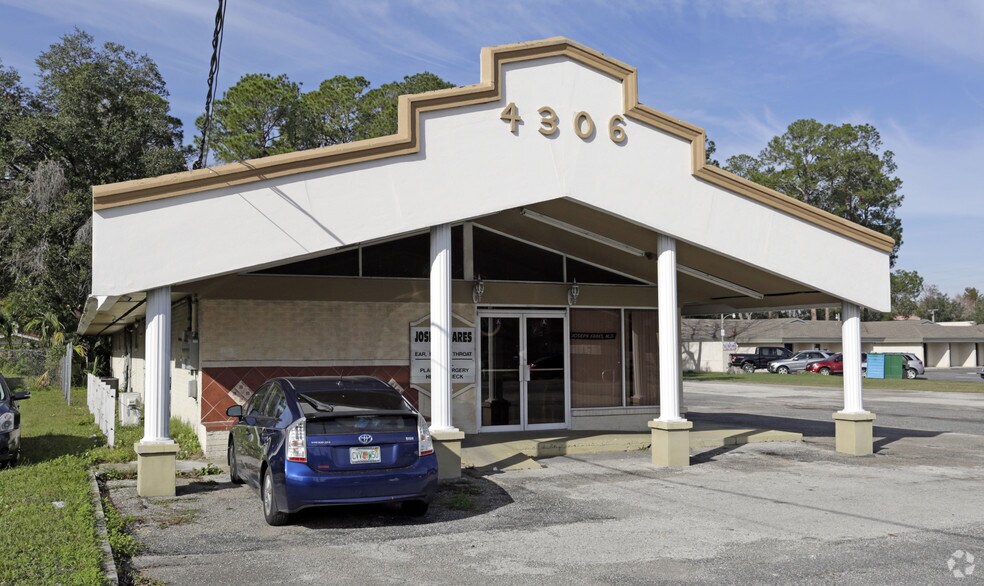 4306 University Blvd S, Jacksonville, FL for sale - Building Photo - Image 2 of 16