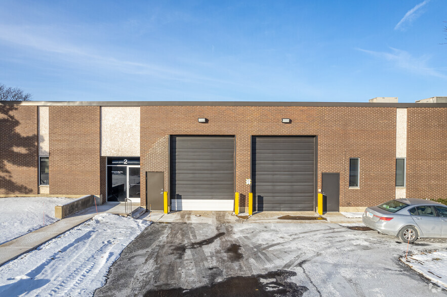 2-44 Plaza Dr, Westmont, IL for lease - Building Photo - Image 3 of 9