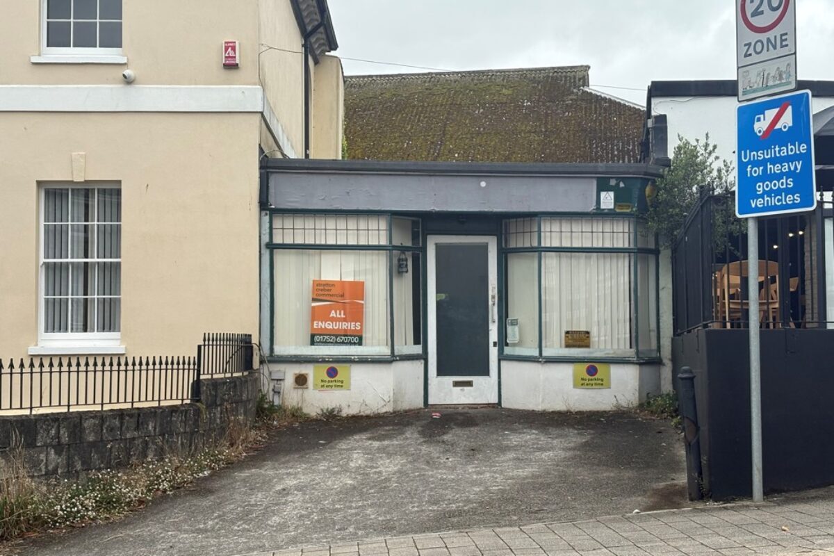 The Parade, Liskeard for lease Building Photo- Image 1 of 4