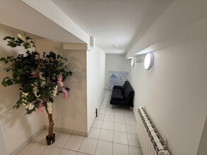 28-28A Scot Ln, Doncaster for lease Building Photo- Image 1 of 3