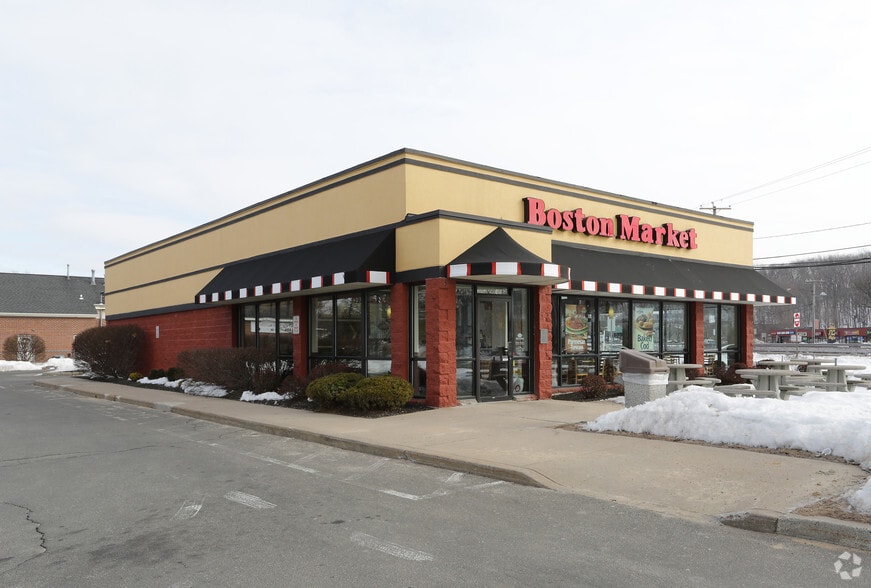 2495 Berlin Tpke, Newington, CT for sale - Primary Photo - Image 1 of 4