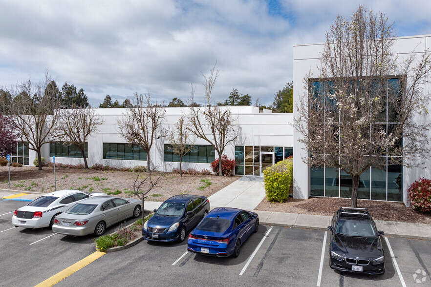 1465 N McDowell Blvd, Petaluma, CA for lease - Building Photo - Image 2 of 8