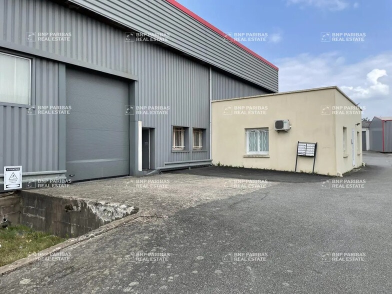 Flex in Carquefou for lease - Building Photo - Image 3 of 8