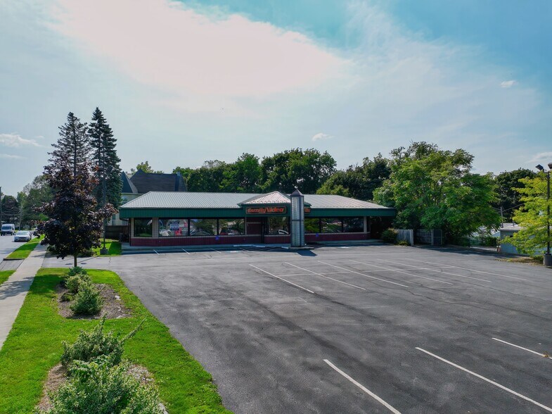 48 E Genesee St, Auburn, NY for lease - Building Photo - Image 2 of 5