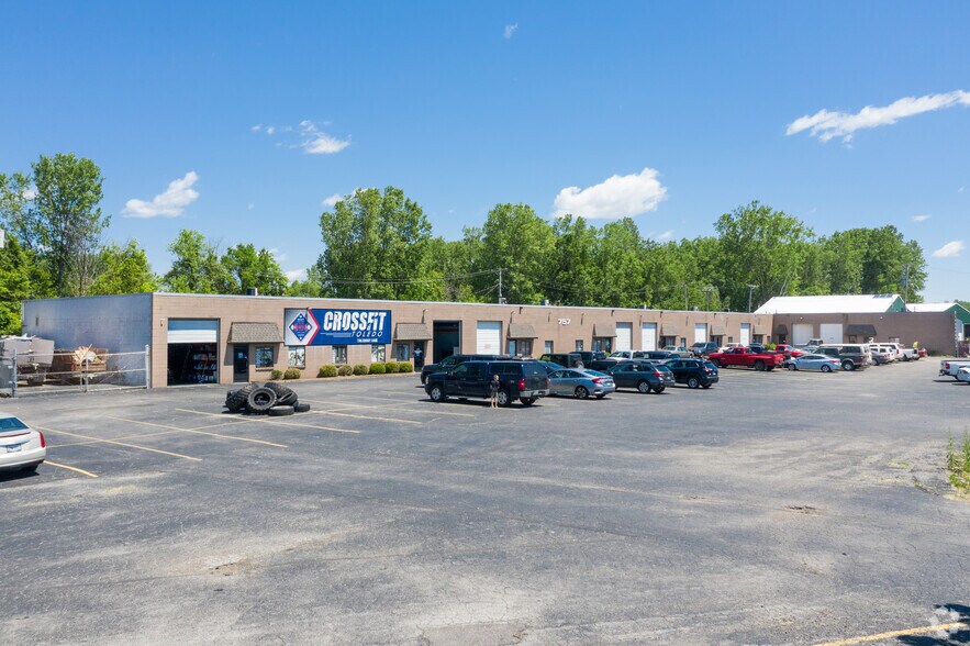 755-757 Warehouse Rd, Toledo, OH for sale - Primary Photo - Image 1 of 1