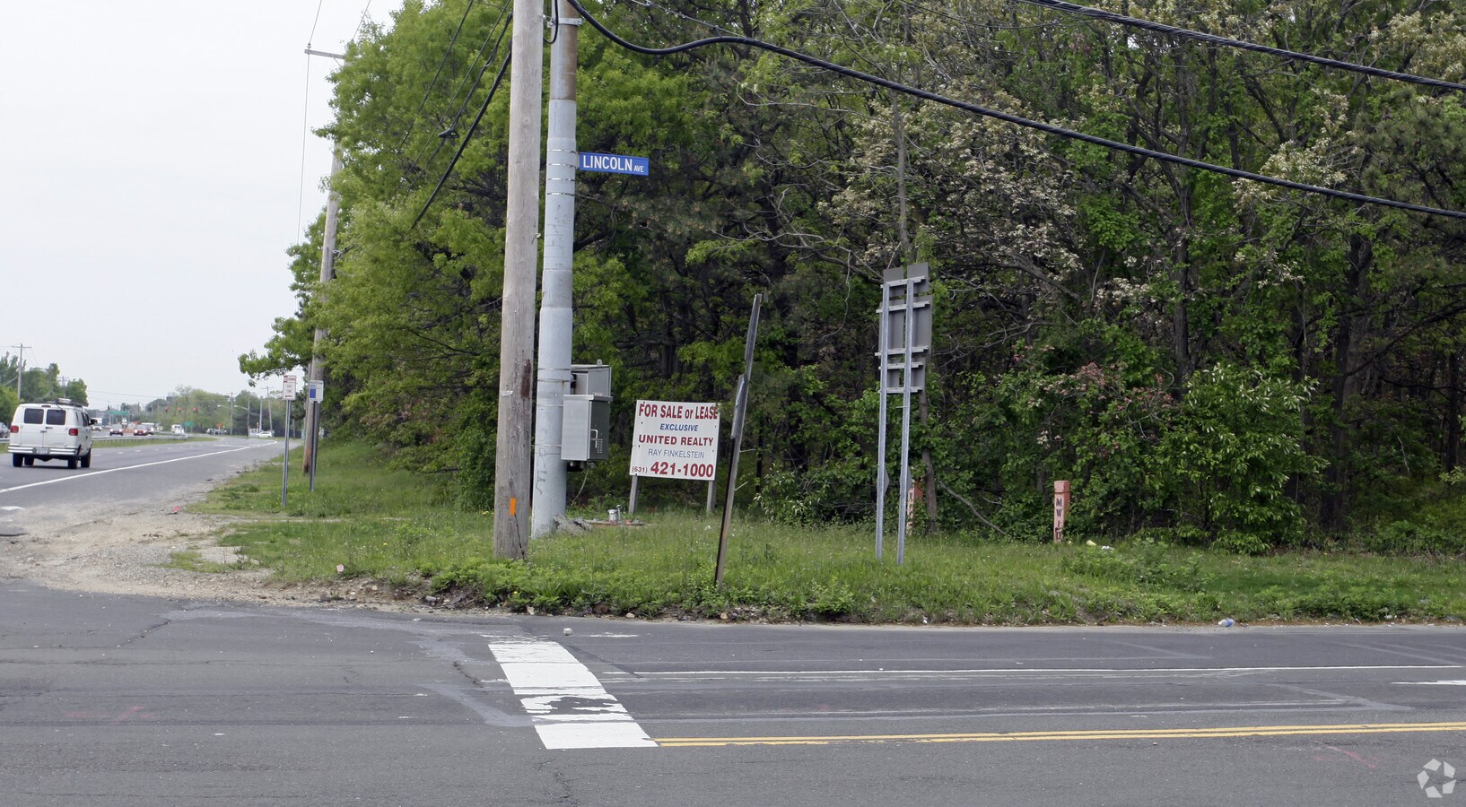 Lincoln Ave Veterans Memorial Hwy, Holbrook, NY 11741