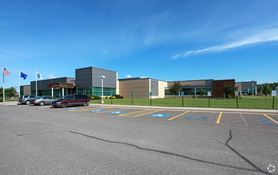 1301-1303 W Chestnut St, Virginia, MN for sale - Primary Photo - Image 1 of 1