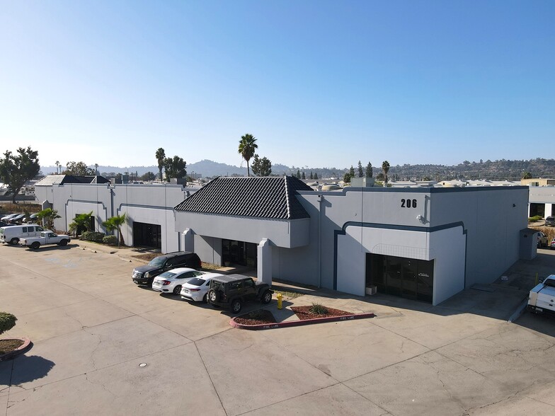 208 Greenfield Dr, El Cajon, CA for lease - Building Photo - Image 1 of 5