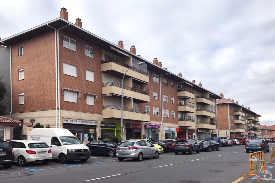 Calle los Madroños, 6, Collado Villalba, Madrid for lease - Primary Photo - Image 1 of 3