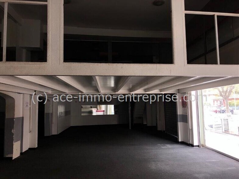 Retail in Nice for sale - Interior Photo - Image 3 of 4