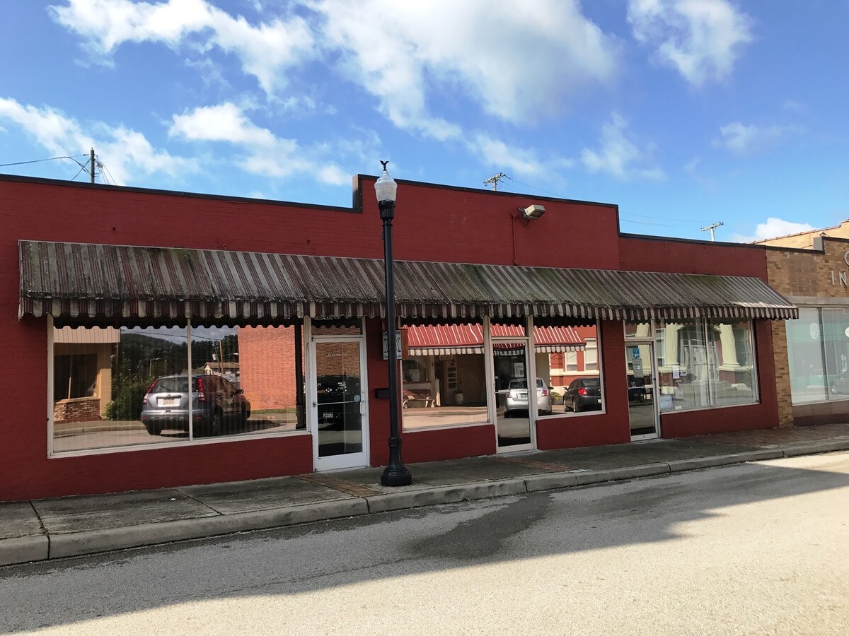 8891 Olde Main Plz, Saint Albans, WV 25177