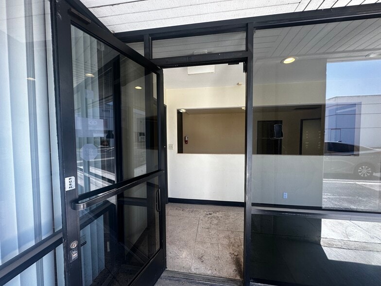 1995 W Holt Ave, Pomona, CA for sale - Building Photo - Image 2 of 14