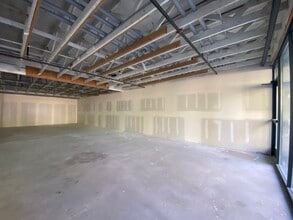 13433 NE 20th St, Bellevue, WA for lease Interior Photo- Image 2 of 2