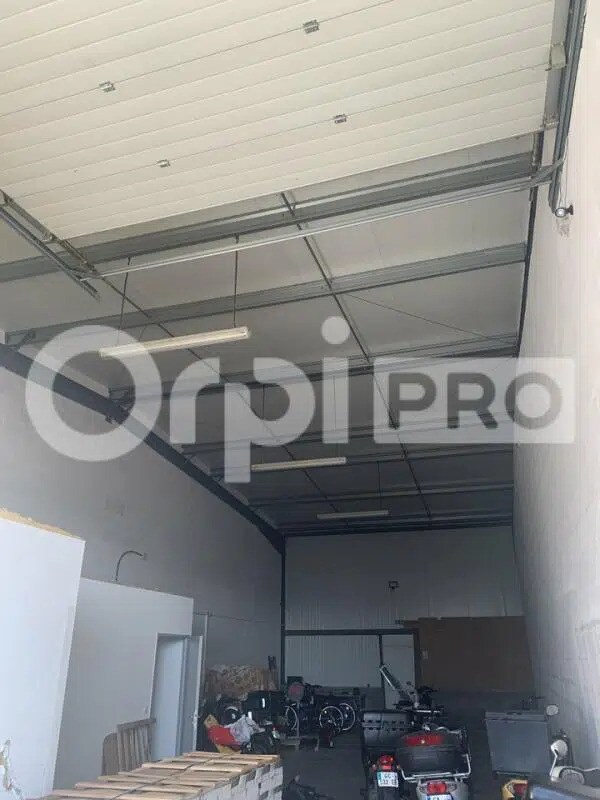 Flex in Le Haillan for lease Interior Photo- Image 1 of 5