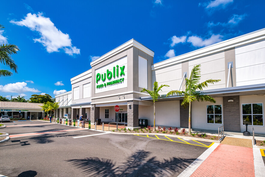 4966 Le Chalet Blvd, Boynton Beach, FL for lease - Building Photo - Image 1 of 5