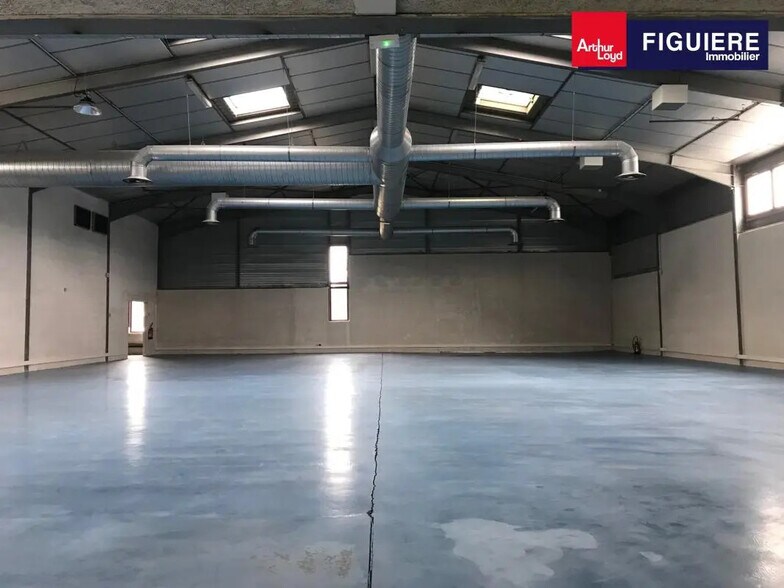 111 Rue Marcel Dassault, Bouc-Bel-Air for lease - Interior Photo - Image 1 of 10