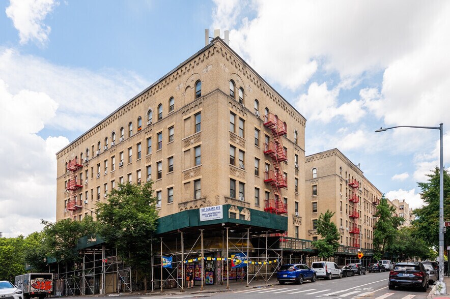 815 Gerard Ave, Bronx, NY for sale - Primary Photo - Image 1 of 1