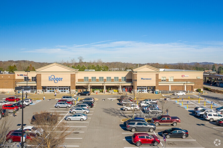 1010-1038 Glenbrook Way, Hendersonville, TN for lease - Building Photo - Image 2 of 19