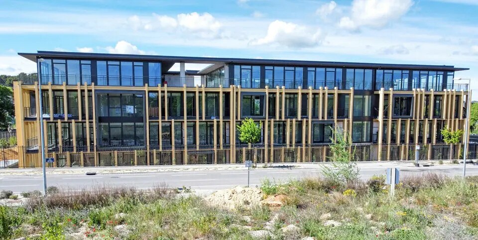 Office in Aix-en-Provence for lease - Building Photo - Image 1 of 4