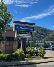 3001 NW Stewart Pky, Roseburg, OR for sale Building Photo- Image 2 of 4