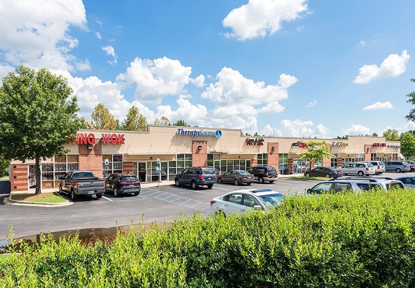 3421-3435 S Shades Crest Rd, Hoover, AL for lease - Building Photo - Image 1 of 8