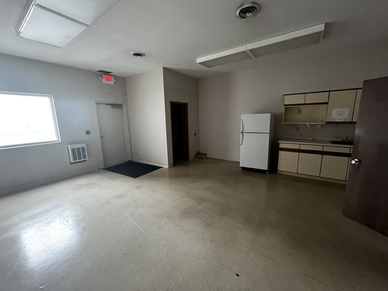 101-117 E Main St, Kent, OH for lease - Interior Photo - Image 2 of 2