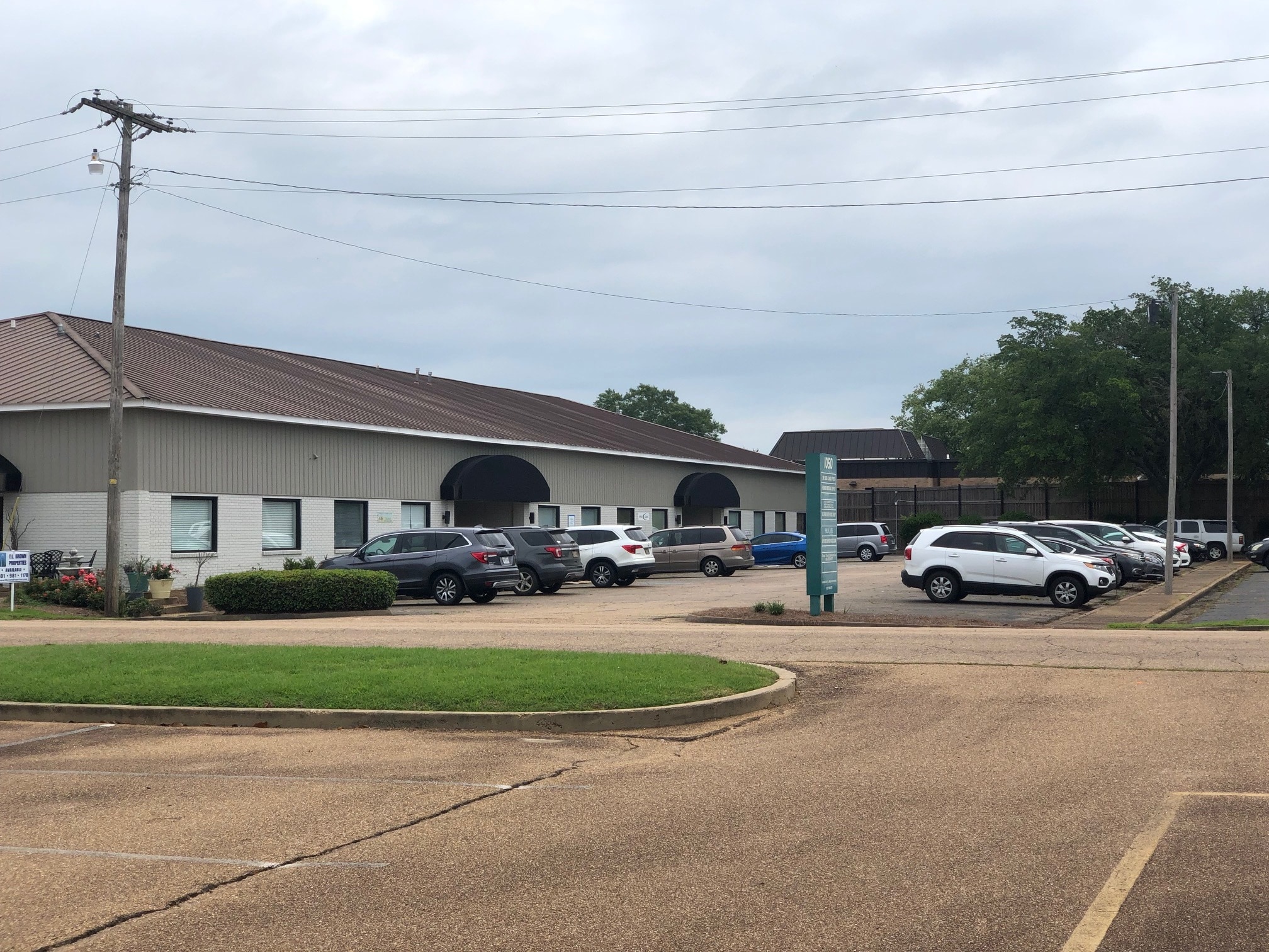 1050 N Flowood Dr, Flowood, MS for lease Building Photo- Image 1 of 8