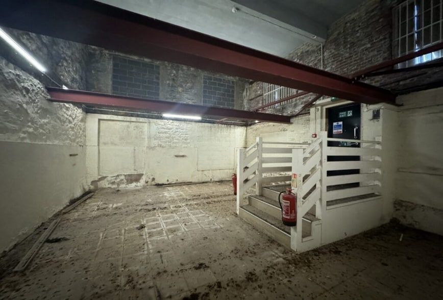 33 Market St, Lancaster for sale - Interior Photo - Image 3 of 4