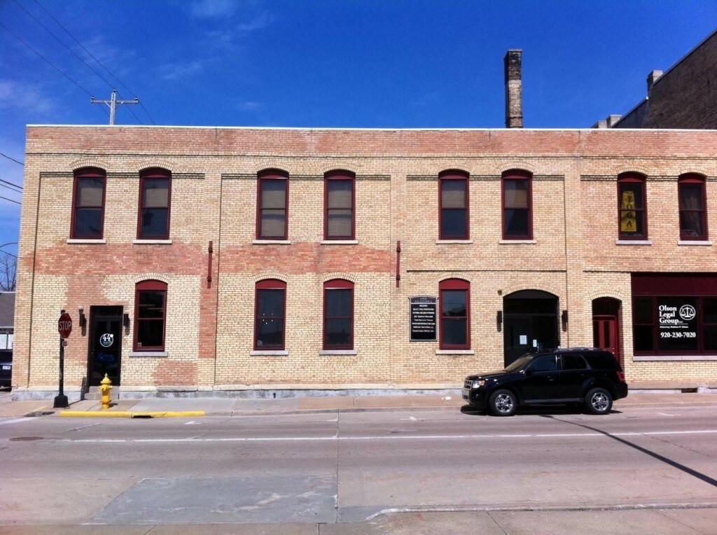 146 Algoma Blvd, Oshkosh, WI for sale Building Photo- Image 1 of 1