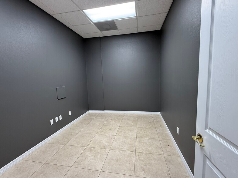 1293 N US Highway 1, Ormond Beach, FL for sale - Interior Photo - Image 3 of 7