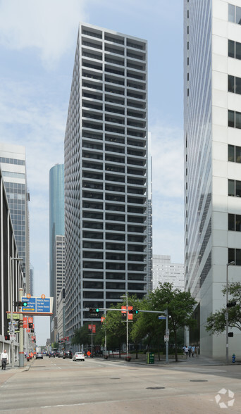 1021 Main St, Houston, TX for lease - Building Photo - Image 3 of 5