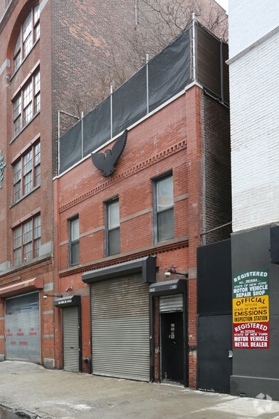 548 & 554 W 28th Street portfolio of 2 properties for sale on LoopNet.com - Primary Photo - Image 2 of 2