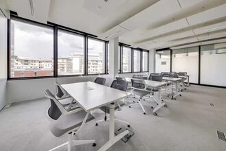 18-20 Rue Des Deux Gares, Rueil-Malmaison for lease Interior Photo- Image 2 of 12