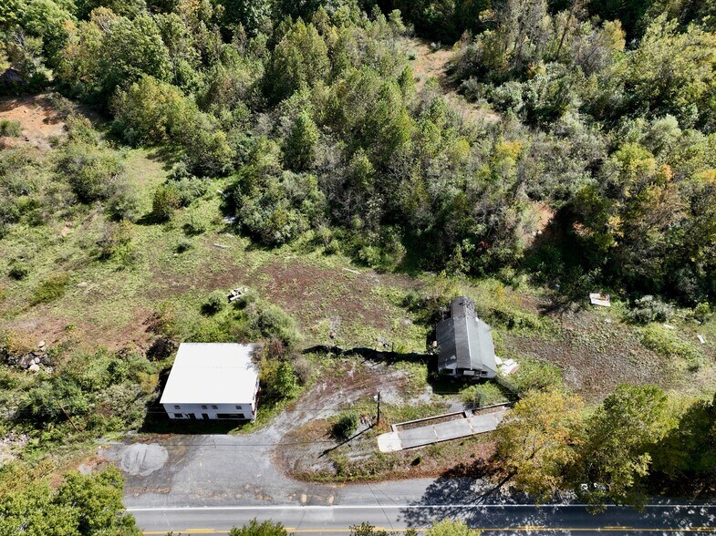 4242 Alta Dr, Alderson, WV 24910